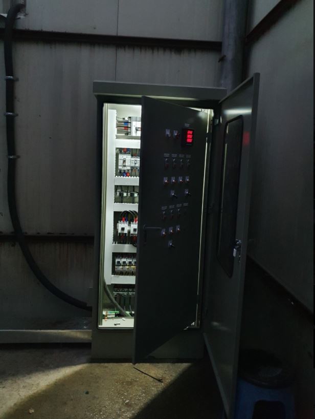 Control panel installation and power cable connection. [첨부 이미지4]