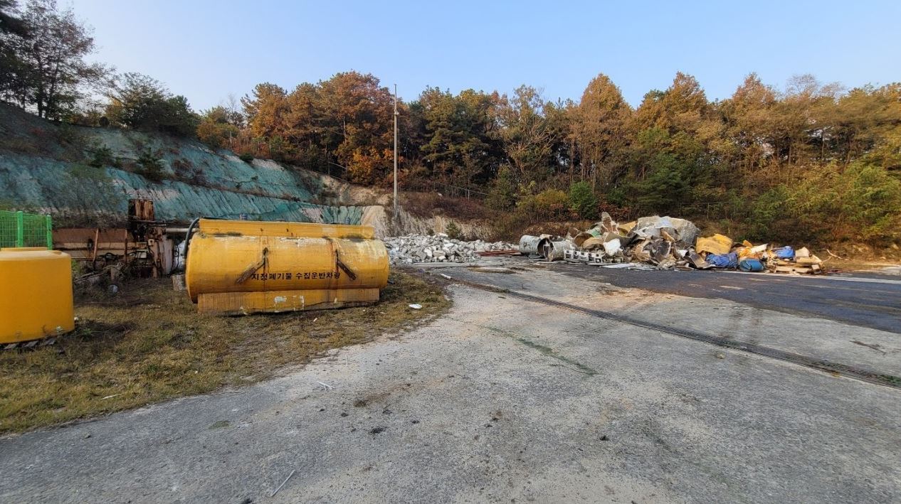 Photo of FRP waste disposal work at Factory 1, Jangjang-ri Factory [첨부 이미지2]